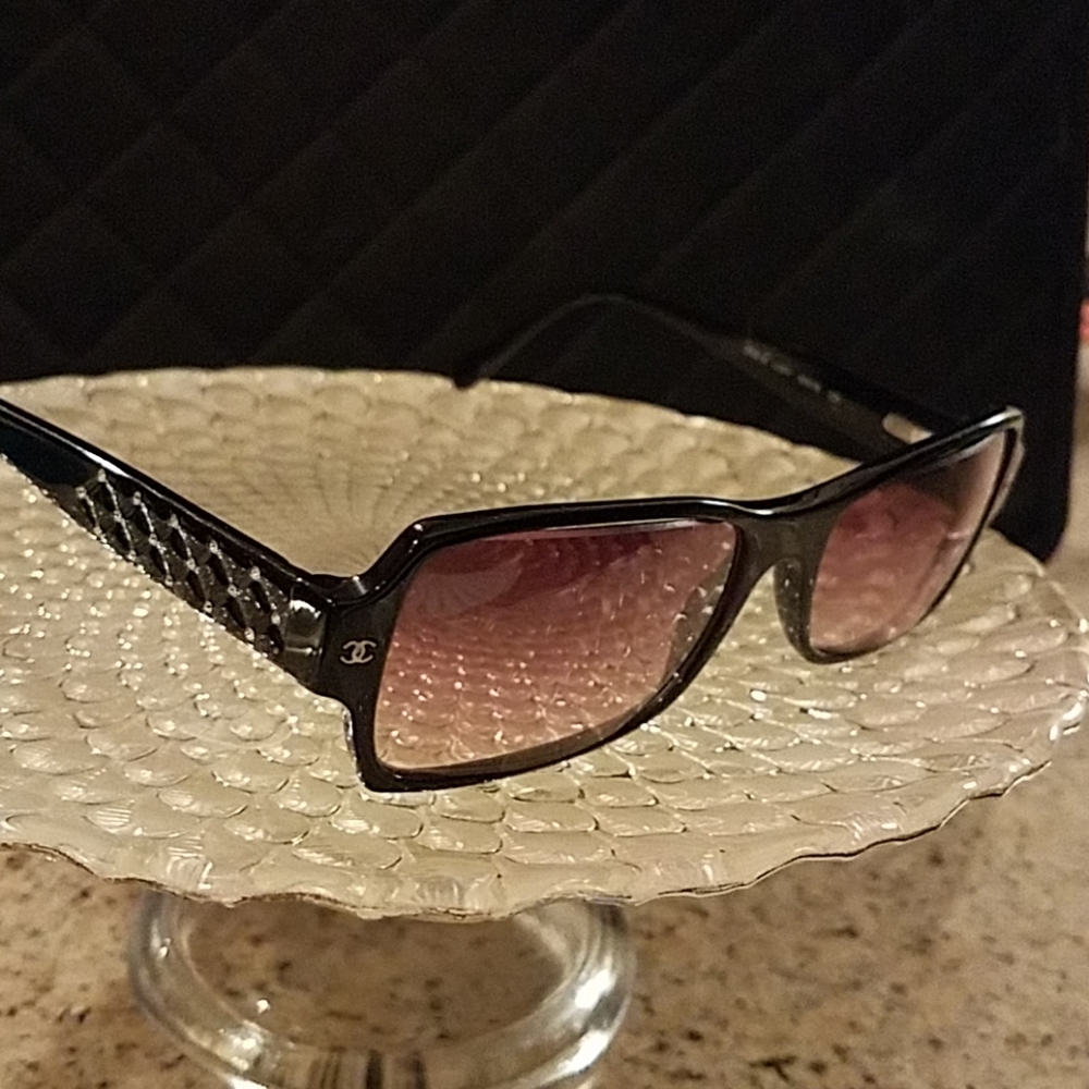 Chanel sunglasses quilt Swarovski sides